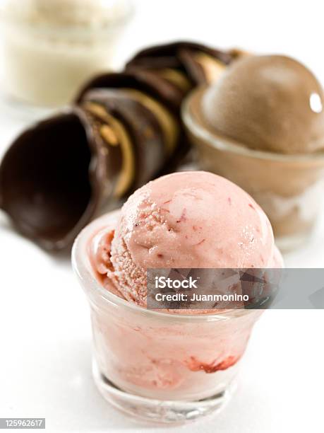 Foto de Ice Sorvete e mais fotos de stock de Casquinha de Sorvete - Casquinha de Sorvete, Colher para servir sorvete, Comida