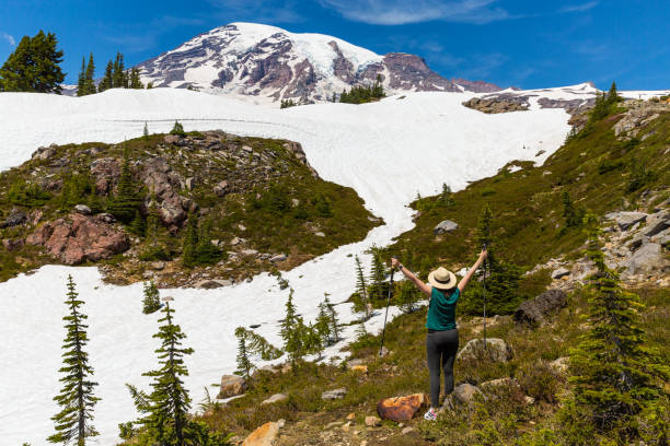 istock Woman hiking at Cascade mountains 1259697913
