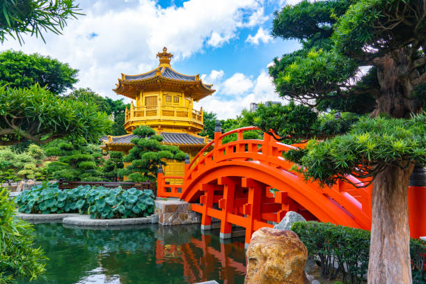 Chi Lin Nunnery is a large Buddhist temple complex located in Diamond Hill, Kowloon, Hong Kong. Chi Lin Nunnery is a large Buddhist temple complex located in Diamond Hill, Kowloon, Hong Kong. japanese garden stock pictures, royalty-free photos & images