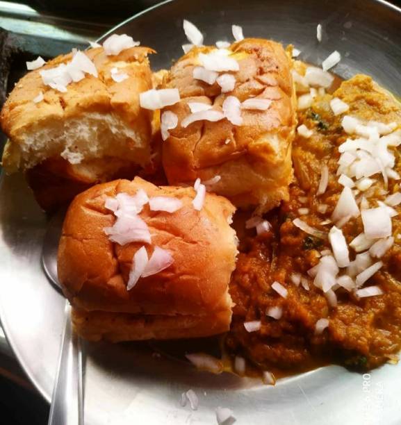istock Pav bhaji with onion gourmet 1259975300