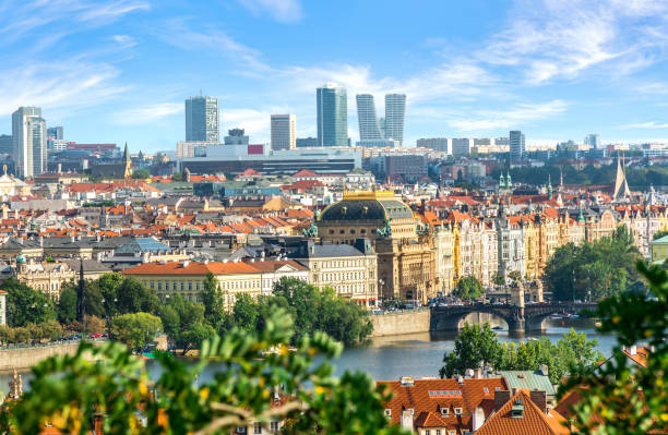 프라하의 마천루 - prague czech republic high angle view aerial view 뉴스 사진 이미지