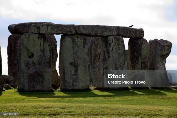 England United Kingdom Europe Stock Photo - Download Image Now - Archaeology, Circle, Crow - Bird