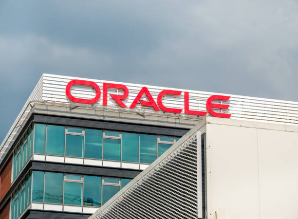Oracle headquarter building in Bucharest. Logo of the Oracle company on a office building. Bucharest/Romania - 07.18.2020: Oracle headquarter building in Bucharest. Logo of the Oracle company on a office building. oracle building stock pictures, royalty-free photos & images