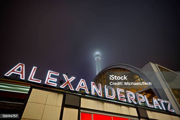 Foto de Berlin Alexanderplatz e mais fotos de stock de Berlim - Berlim, Nevoeiro, Alemanha