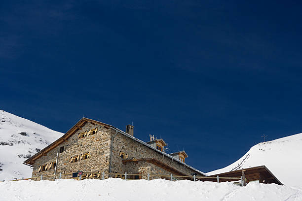 zima górach chatka - oetztal alps zdjęcia i obrazy z banku zdjęć