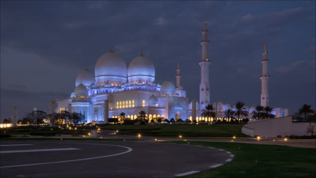T/L Sheikh Zayed Grand Mosque in Abu Dhabi, UAE