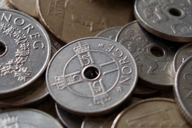 norwegian 5, 10 and 20 kroner coins, nok currency - norwegian coin imagens e fotografias de stock