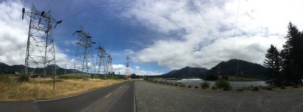 bonneville lock and dam power lines - panoramic view - oregon forest hydroelectric power columbia river imagens e fotografias de stock