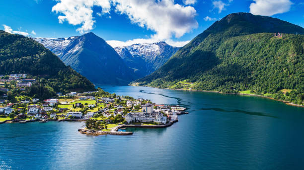 balestrand, norvège. - sognefjord photos et images de collection