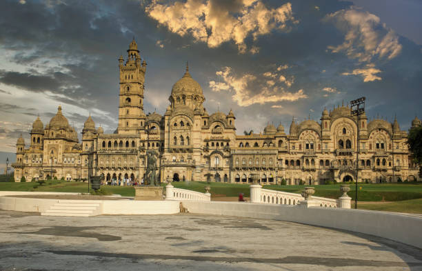 front view of the lakshmi vilas palace in the state of gujarat, was constructed by the gaekwad maratha family, who ruled the baroda state - maratha imagens e fotografias de stock