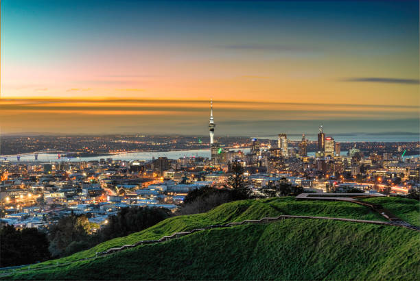 auckland city skyline - pacific ocean fotos imagens e fotografias de stock