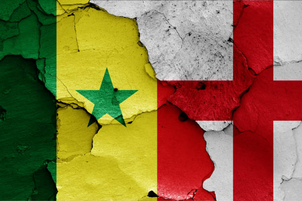 세네갈과 잉글랜드의 국기 - england senegal 뉴스 사진 이미지
