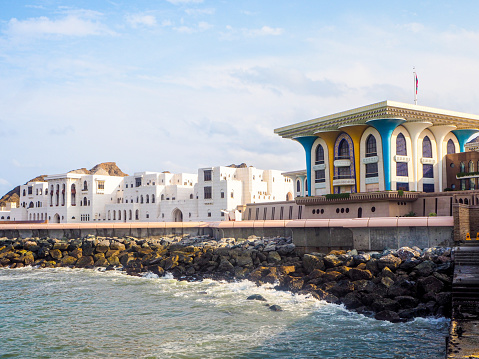 In November 2019, tourists could admire the rear of the Sultan Palace in front of Arabian sea in Muscat.