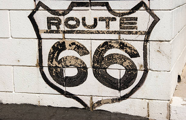 역사적인 route 66 팻말, 향수, 그런지, 로드-여행 - route 66 paint peeling sign 뉴스 사진 이미지