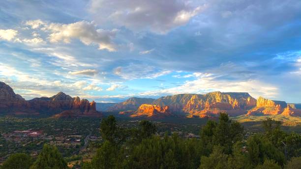 istock Sedona Overlook 1262559640