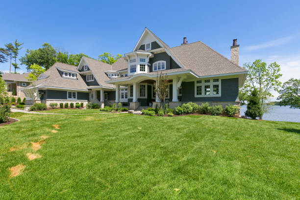 istock Fantastic home with the ultimate yard leading to the lake 1262572420