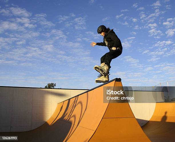 Topo Do Mundo - Fotografias de stock e mais imagens de Patins em Linha - Patins em Linha, Adolescente, Capacete