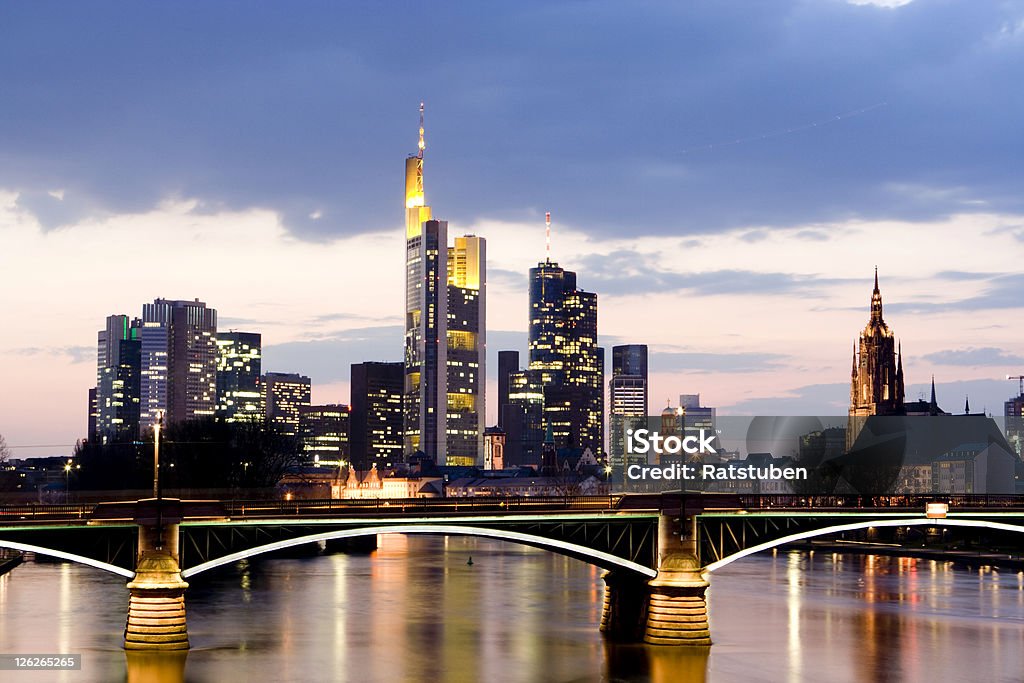 Vista de los edificios de Frankfurt - Foto de stock de Aire libre libre de derechos