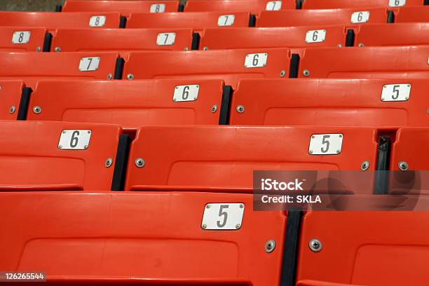 Leere Sitze In Einen Baseballstadion Nahaufnahme Stockfoto und mehr Bilder von Stadion - Stadion, Zahl 6, Abwarten