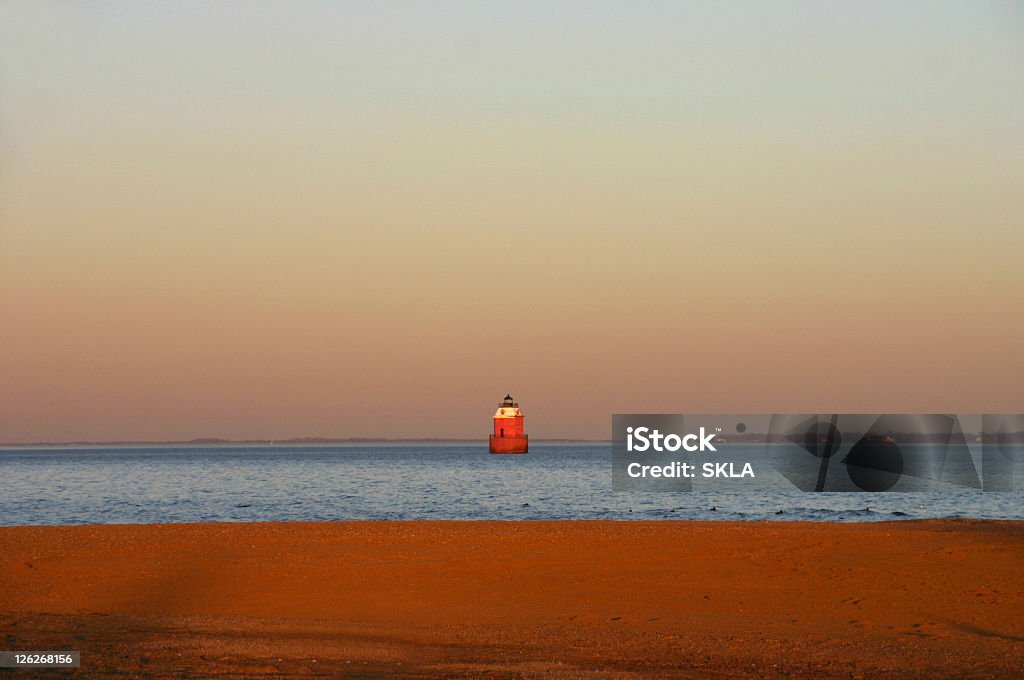 Farol ao anoitecer na baía de Chesapeake (Maryland, EUA - Royalty-free Anoitecer Foto de stock