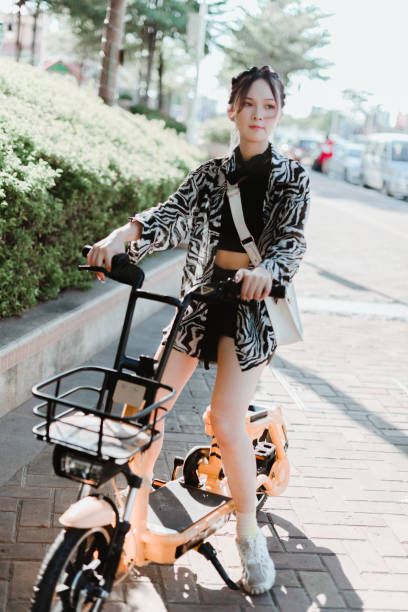 istock Fashionable girl 1262835575