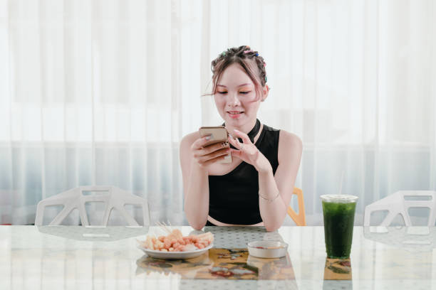 istock Fashionable girl 1262835619