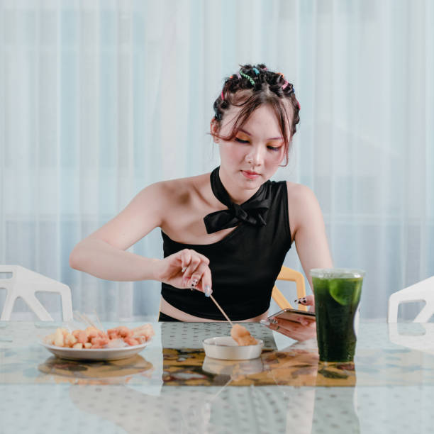 istock Fashionable girl 1262835670
