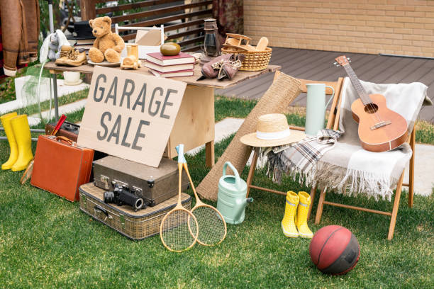 istock Selling things at yard sale 1262901659