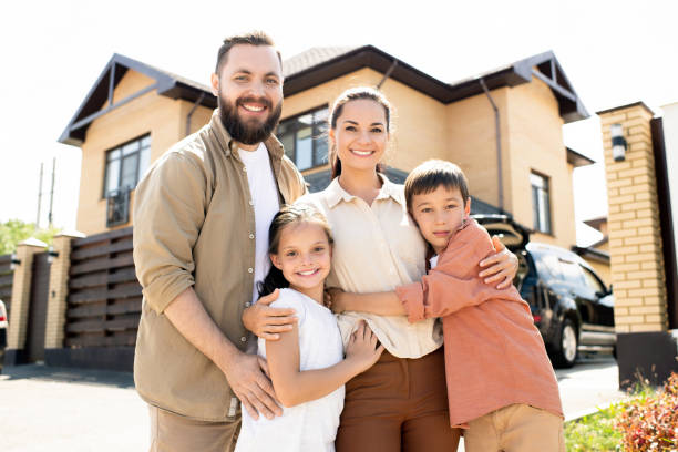istock Happy to move in new house 1262902036