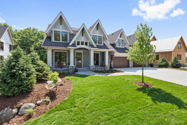 istock Craftsman home with immaculate landscaping 1262993497