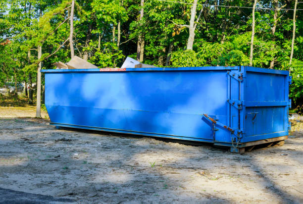 Metal trash container construction dumpsters in an metal container, home house renovation. Metal trash construction garbage dumpsters on metal container house renovation. industrial garbage bin photos stock pictures, royalty-free photos & images