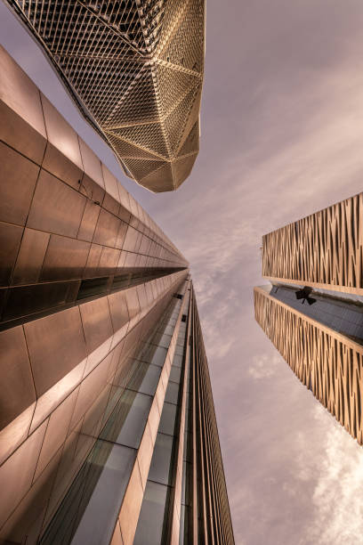 沙烏地阿拉伯王國利雅德,阿卜杜拉國王金融區 2020 年 1 月 31 日,配備最新技術的大型建築。 - saudi arabia 個照片及圖片檔
