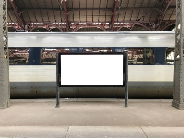 un cartellone vuoto a copenaghen - central train station foto e immagini stock