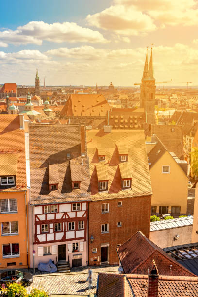 ニュルンベルク、ドイツのパノラマビュー - castle nuremberg fort skyline ストックフォトと画像