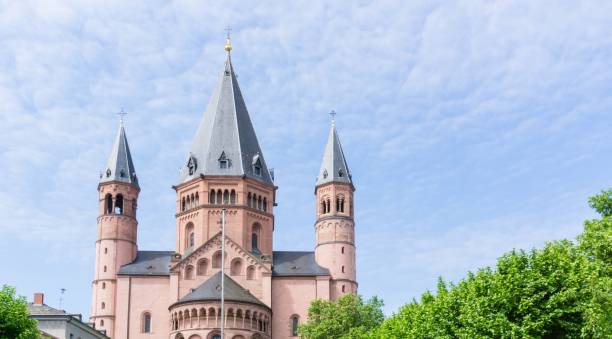istock Dome Church of Mainz Germany 1263228864