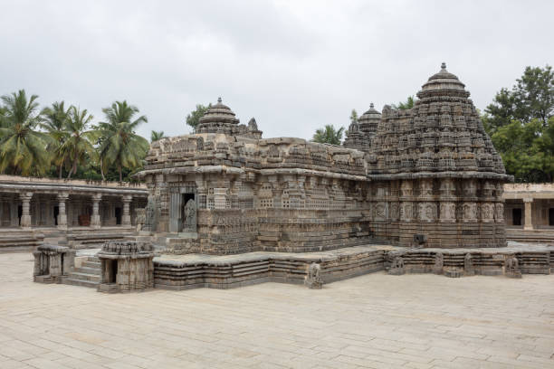 il tempio in pietra in stile keshava hoysala a somanathapura nel karnataka / india. - somnathpur foto e immagini stock