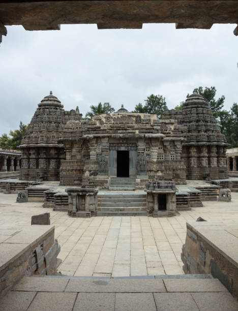 templo keshava em somanathapura em karnataka/índia. - shiv bangalore shiva god - fotografias e filmes do acervo