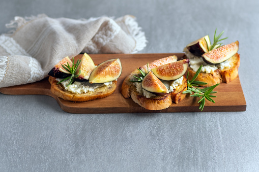 Sandwiches with fresh figs
