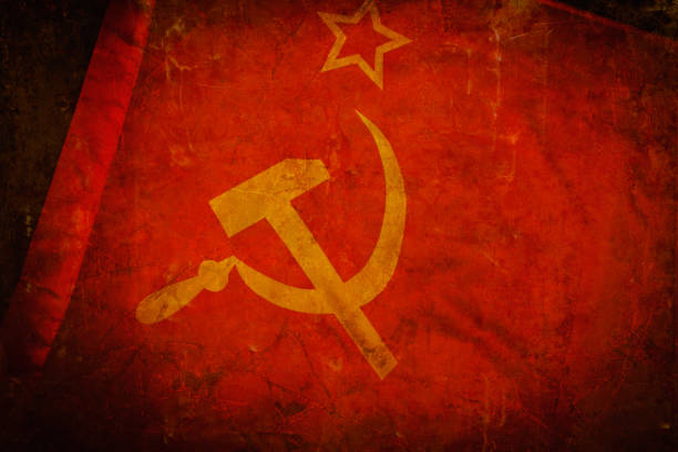 bandeira da urss - flag russian flag russia dirty - fotografias e filmes do acervo