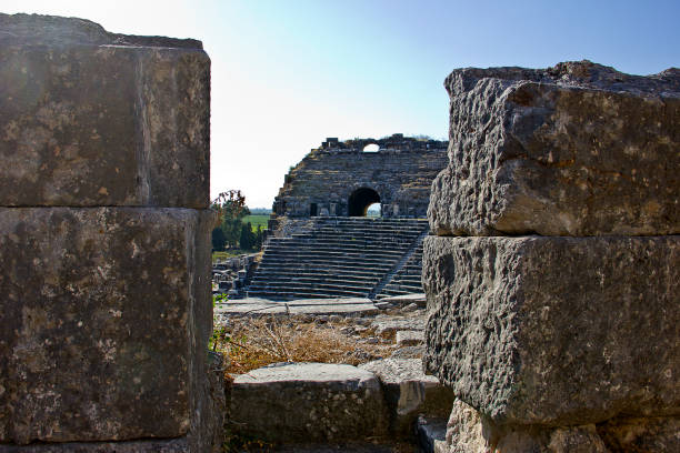 miletus ancient city and theatre en turquie - urban scene china city horizontal photos et images de collection