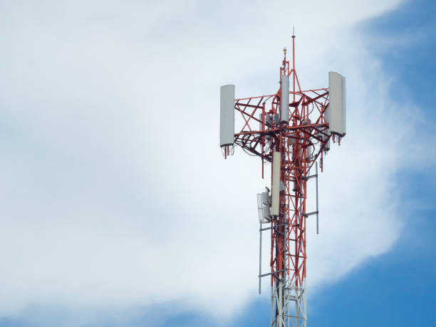 lte, gsm, 2g, 3g, 4g, 5g башня сотовой связи. - tower 3g mobile phone communication стоковые фото и изображения