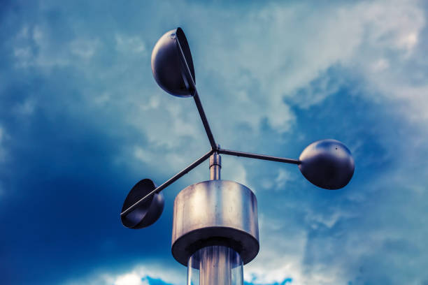 anémomètre, station météorologique (équipement de mesure) - anemometer meteorology weather barometer photos et images de collection