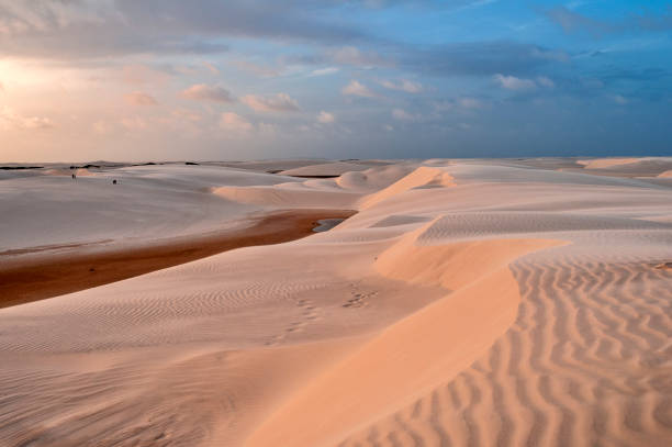 Sand dunes landscape in Lençois Maranhenses National Park, Brazil Lençois Maranhenses National Park, Maranhão, Brazil. Cultural Patrimony of the Humanity for Unesco brazil desert maranhao state national park stock pictures, royalty-free photos & images