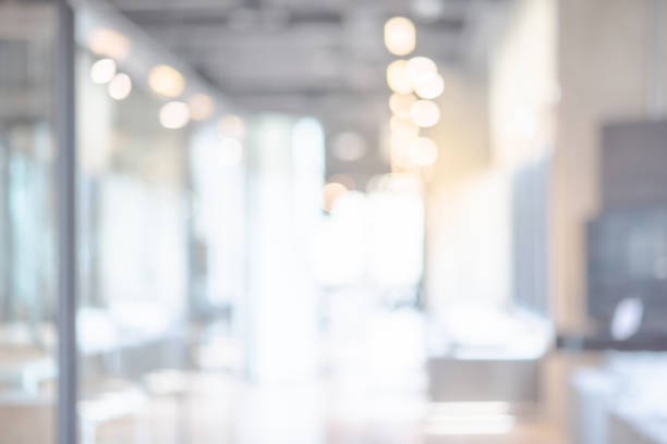 latar belakang interior kantor yang kabur abstrak - dalam-ruangan-foto potret stok, foto, & gambar bebas royalti