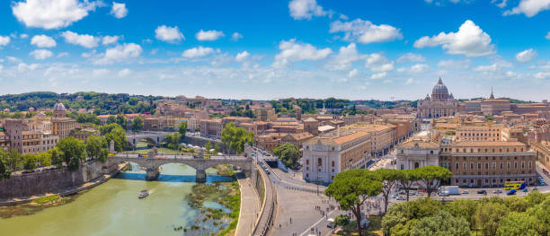 vista aerea panoramica di roma - vatican sky summer europe foto e immagini stock