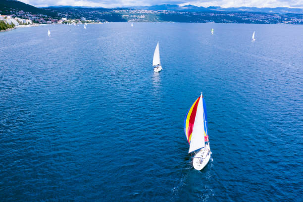 regaty - regatta sports race sailing nautical vessel zdjęcia i obrazy z banku zdjęć