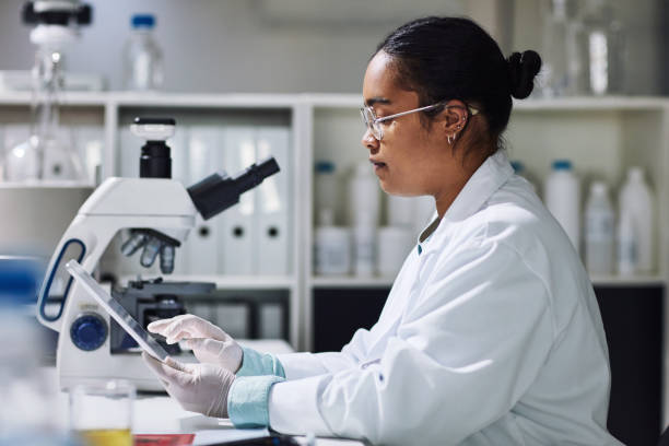 istock Keeping track of her progress 1263899912
