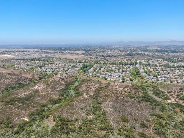 トーリーサンタフェ中央地区とロスペナスキャニオン保護区の空中写真 - echo canyon ストックフォトと画像