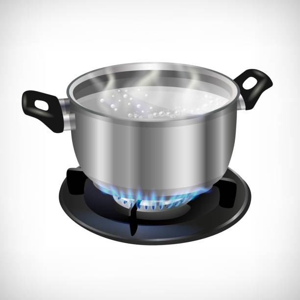 스테인레스 냄비, 끓는 액체 와 흰색 배경에 투명 한 증기. 손잡이가있는 금속 팬, 파란색 불꽃이있는 가스 버너. 벡터 그림입니다. - steam saucepan fire cooking stock illustrations