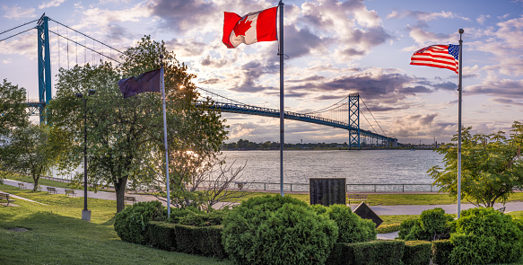 El Puente Ambassador - (Corredor Comercial de ESTADOS Unidos - Canadá) photo